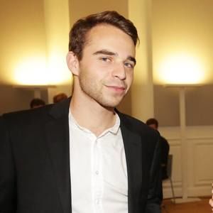 Meet your Posher, Victor